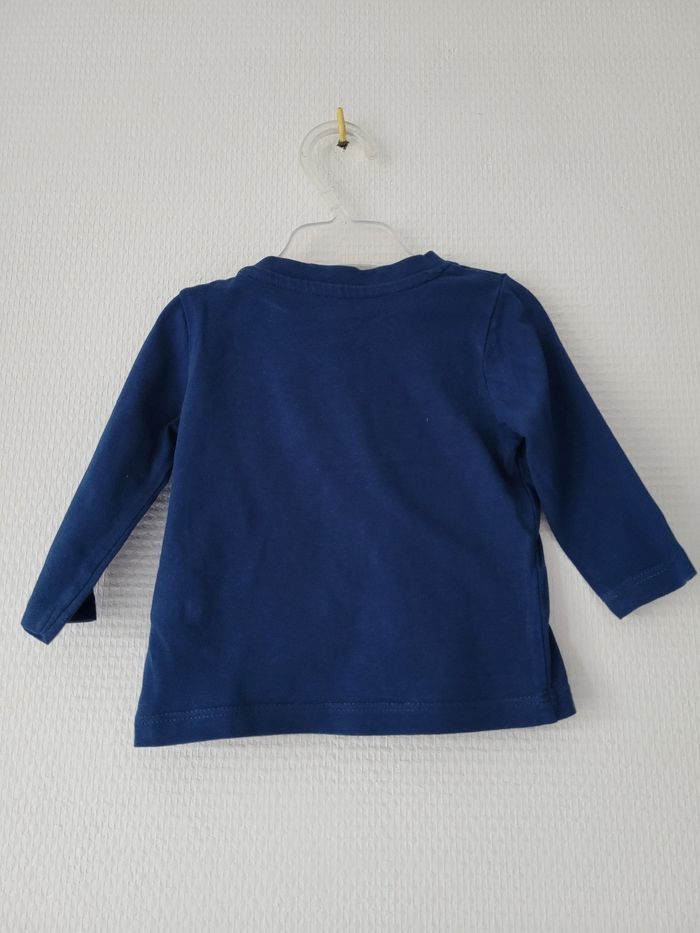 T-shirt marine Vertbaudet 3 mois TBE - photo numéro 4