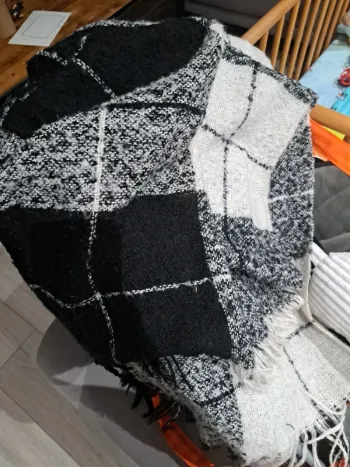 Echarpe noir et blanche