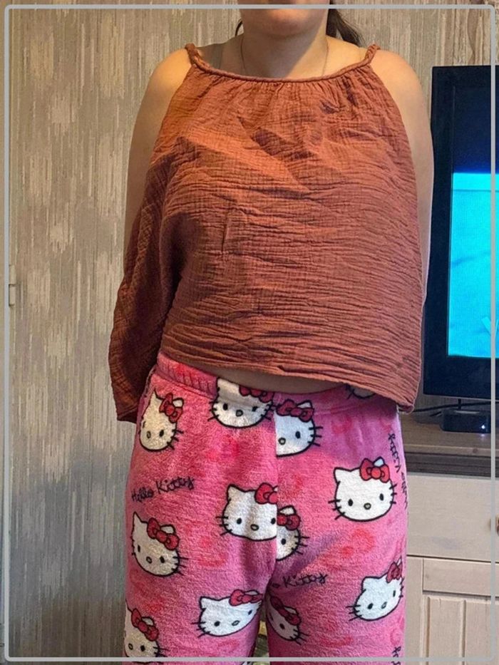 Très jolie top court taille 42 marque kiabi
