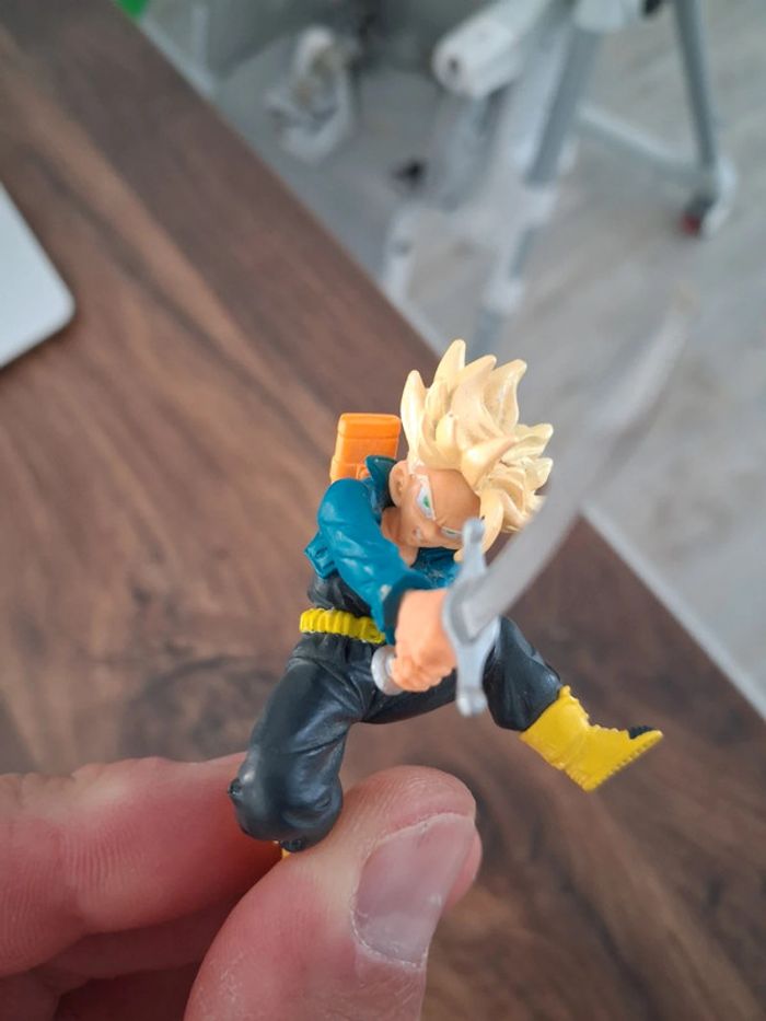 Lot de 11 figurines Dragon Ball Z Gashapon Hachette Goku nuage Trunk futur Gotrunk C17 - photo numéro 4
