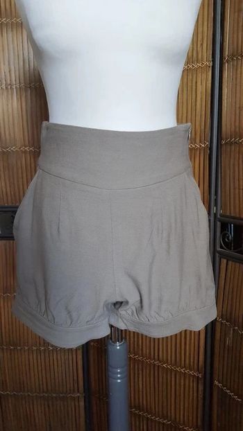 Superbe short beige Ralph Lauren Taille 36