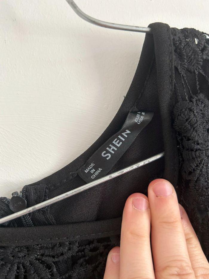 Robe patineuse dentelle - photo numéro 3
