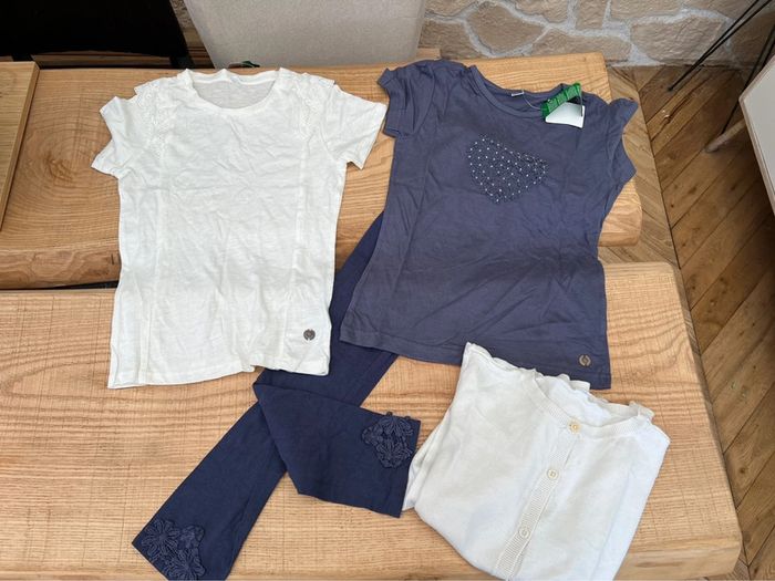 Ensemble 10 ans Zeeman t-shirt legging gilet blanc bleu marine