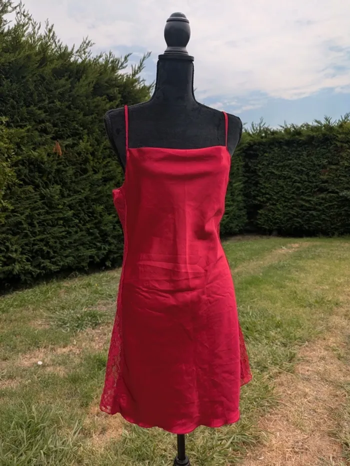 Nuisette rouge, dentelle shein