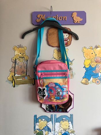 Petite pochette pour petite fille rose et bleu à motifs Pet Shop.