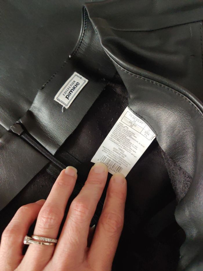 Jupe noire - photo numéro 6