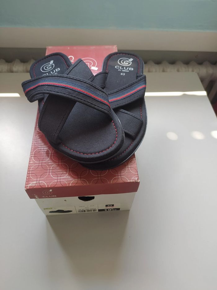 Paire de claquettes d'été neuve pour hommes - photo numéro 3