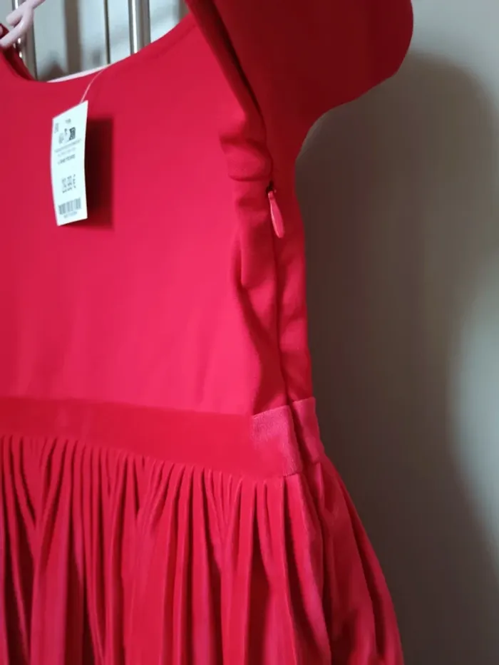 Robe Obaïbi rouge fête Noël 4 ans 104cm neuf - photo numéro 3