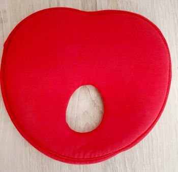 Cale tête  pour bébés  rouge lovenest babymoov