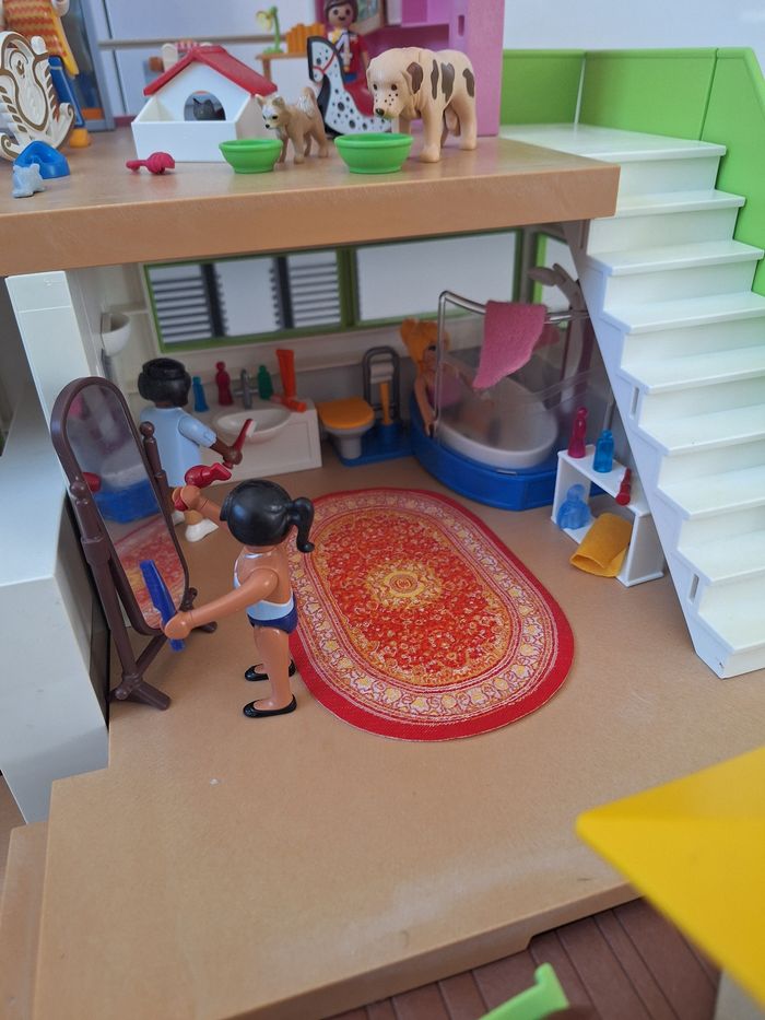 Maison moderne playmobil avec piscine et voiture - photo numéro 4