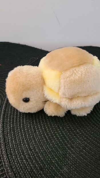 Peluche petite tortue jaune