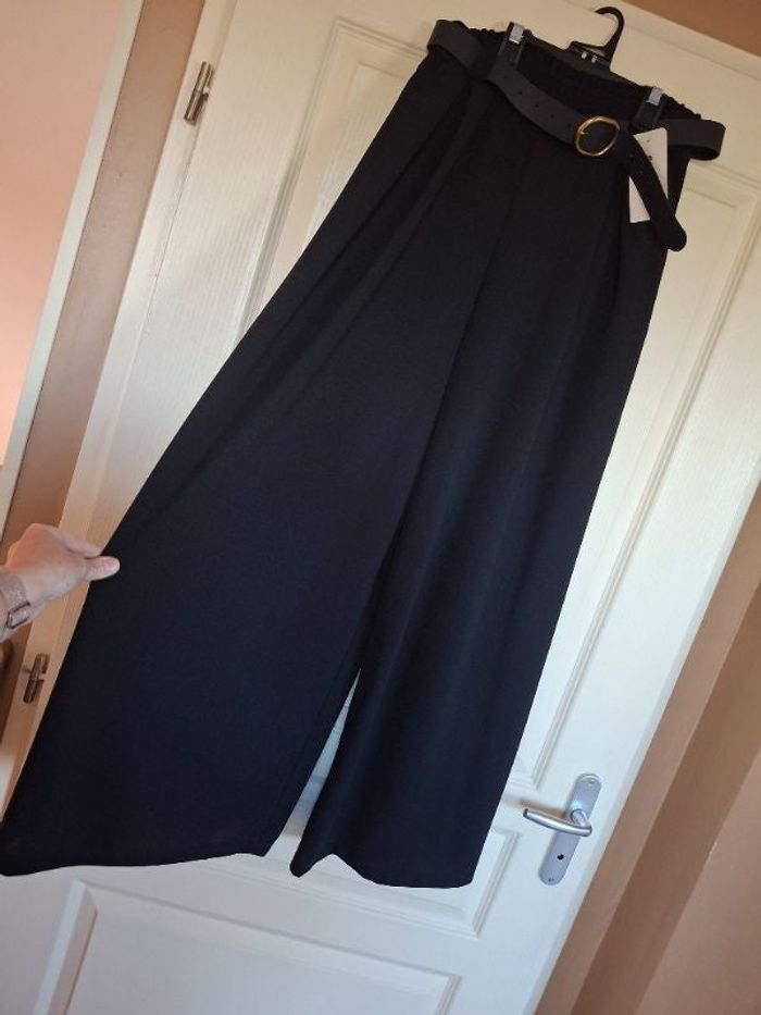 Pantalon large fluide noir + ceinture NEUF