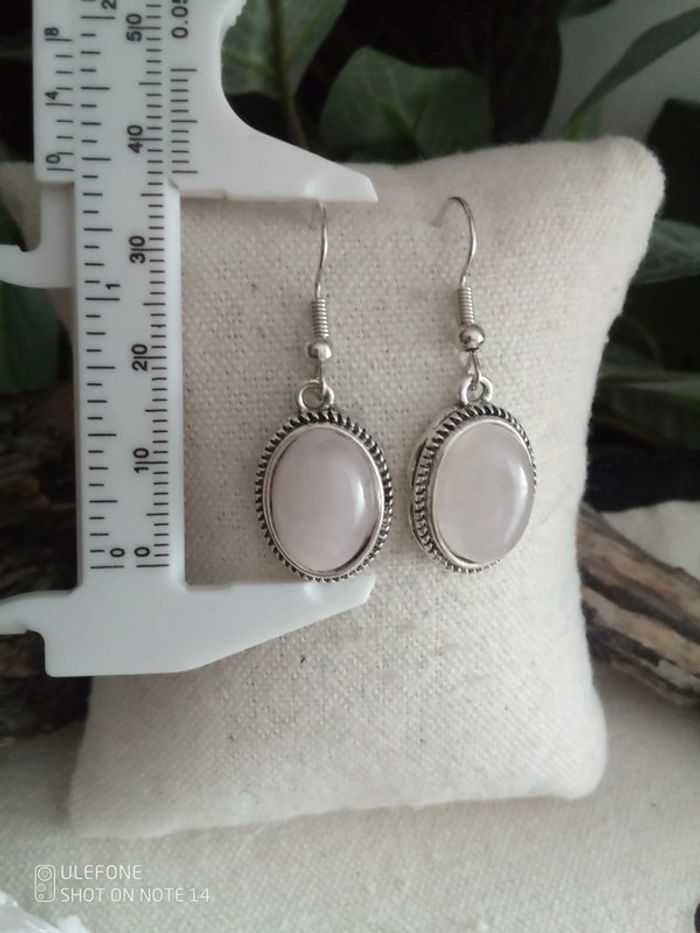 Boucles d'oreilles bohèmes pierres de quartz rose - photo numéro 3