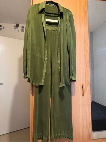 Ensemble kaki