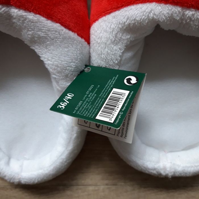 Chaussons de noël pour adultes NEUFS - photo numéro 2