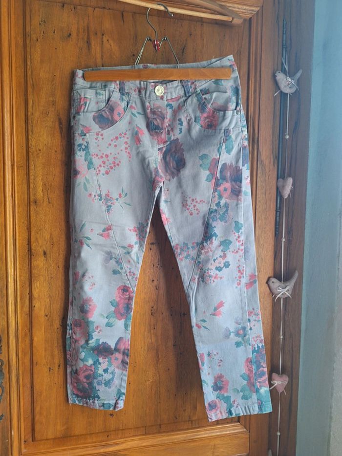 Joli pantalon fleuri - photo numéro 2
