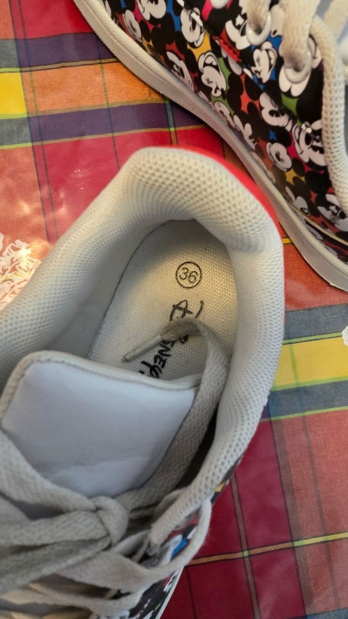 ⚘️ superbes baskets unisex pointure 36 disneylandparis ⚘️ - photo numéro 5