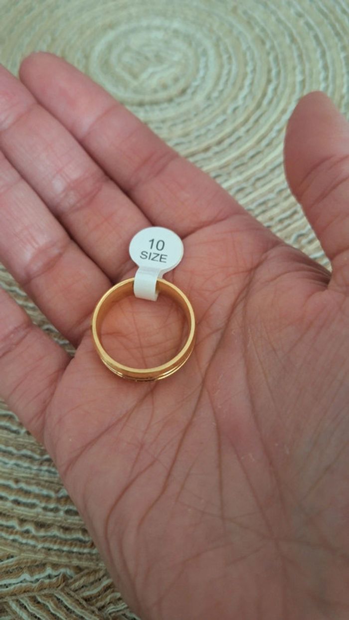 Bague dorée en acier inoxydable taille 62 - photo numéro 2
