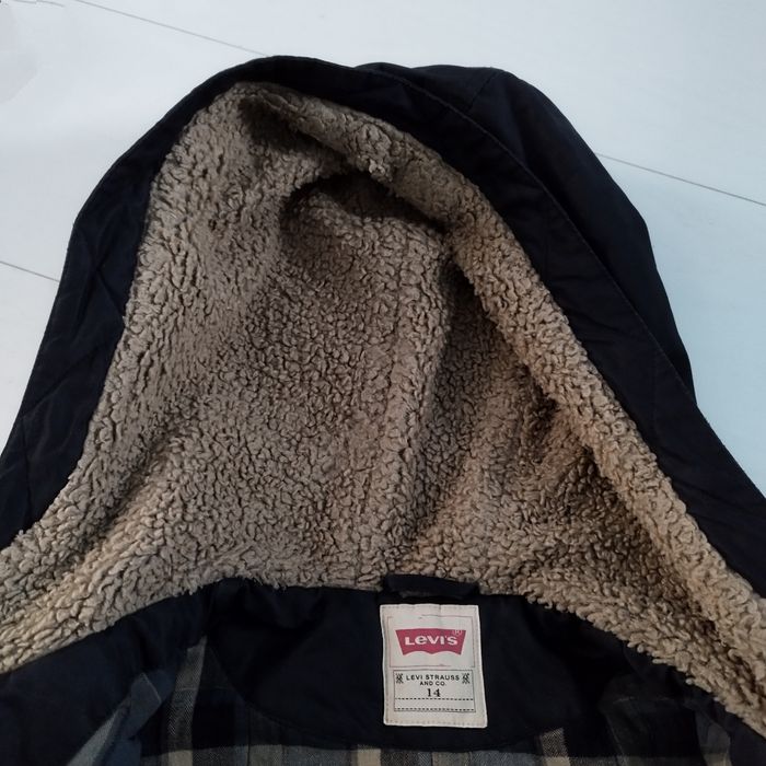 Blouson noir à capuche - photo numéro 5