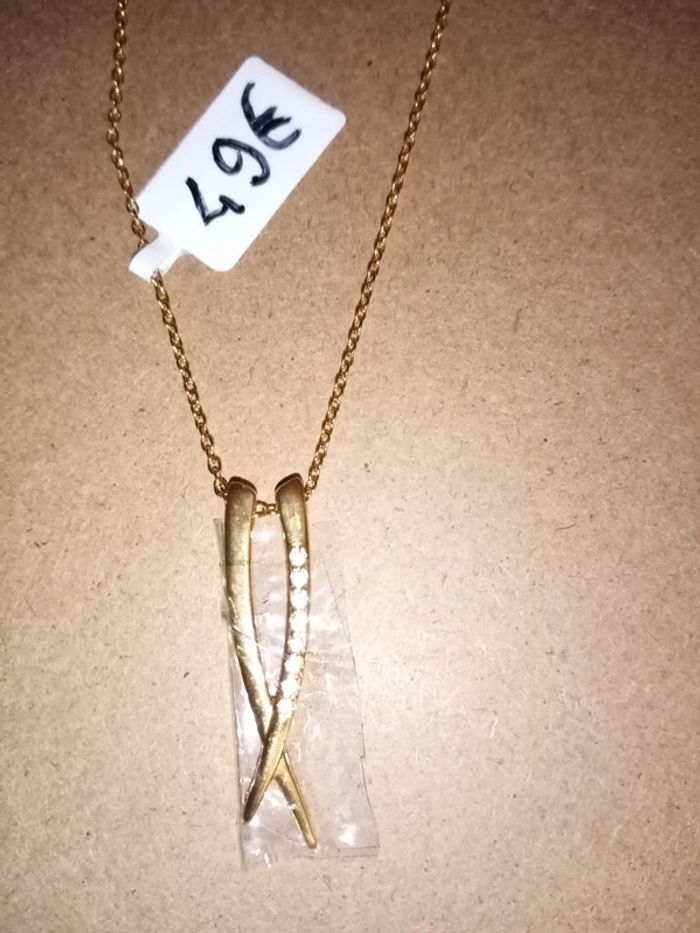 Collier doré magnétique et pendentif strass - photo numéro 2