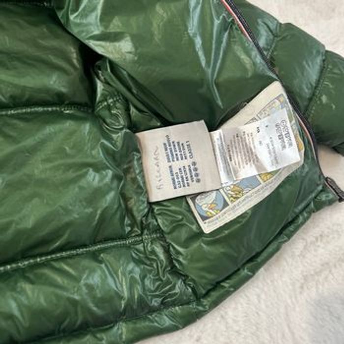 Doudoune Moncler kaki enfant (taille 104 / 4 ans) - photo numéro 4