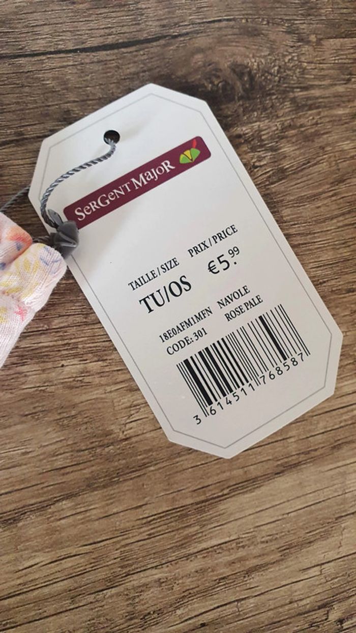 Lot chaussons et moufles rose à fleurs - photo numéro 3