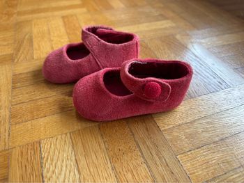 Chaussons / chaussures 16-18 neuves