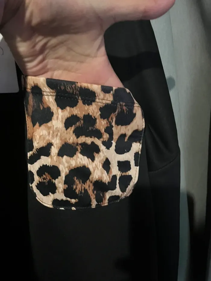 Sweat noir léopard new collection - photo numéro 3