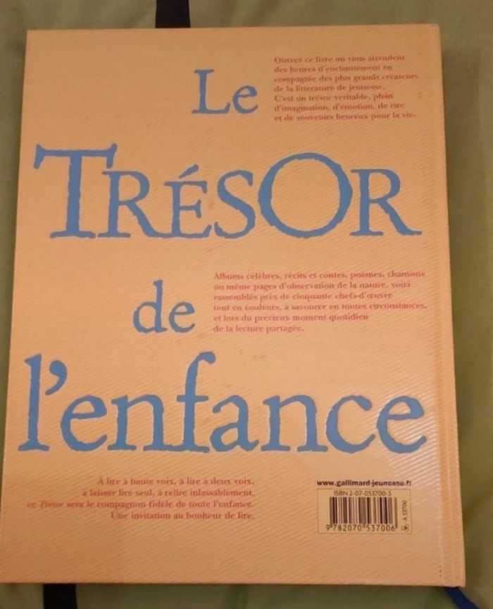 Livre "le trésor de l'enfance" - photo numéro 2