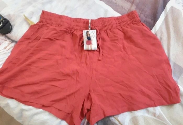 Short fluide rouge M