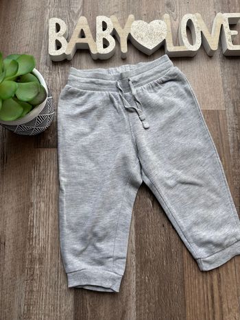 - Jogging H&M - 6 mois - Très bon état