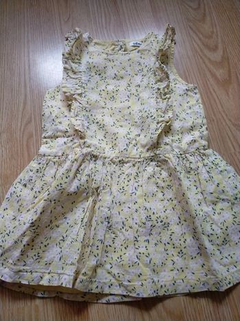 Jolie robe fleurie 24 mois