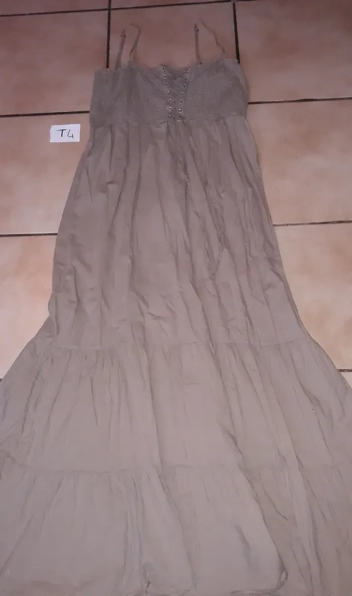 Robe longue T4 - photo numéro 2