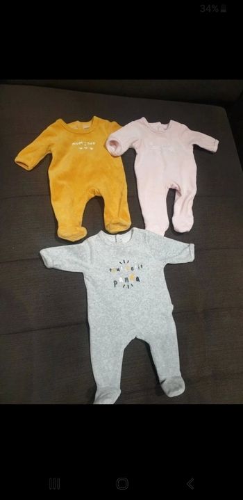 Lot de 4 pyjamas verbaudet 1mois