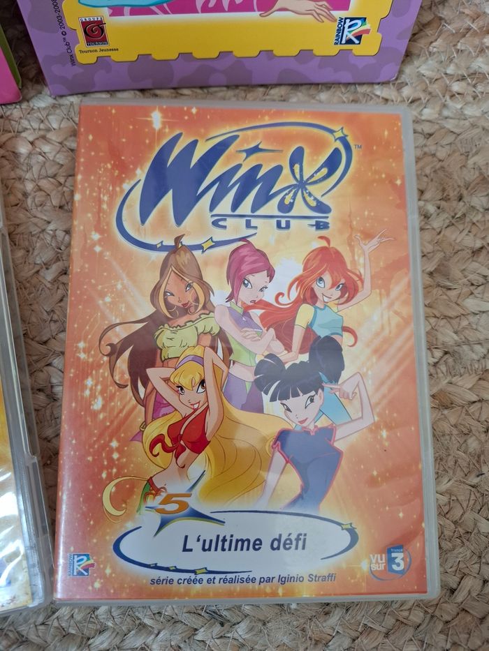 Lot de 2 DVD et 2 livres Winx club - photo numéro 2