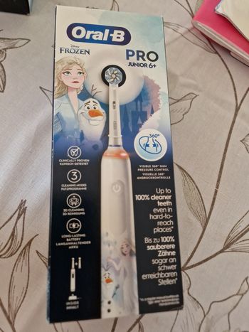 Brosse à dent électrique oral b reine des neiges 