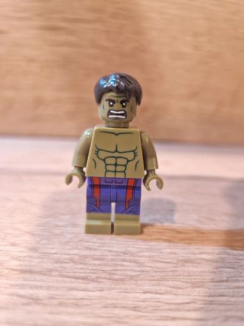 Figurine type lego Hulk Marvel