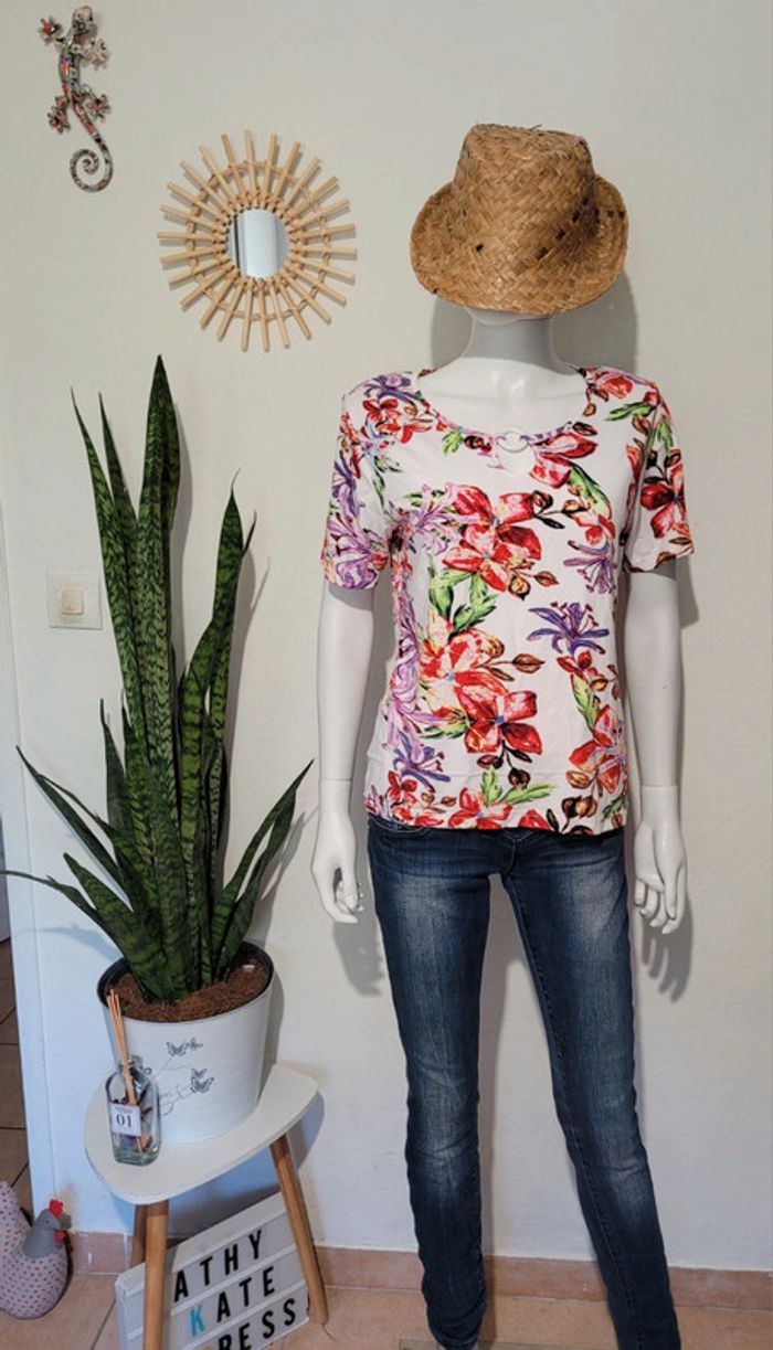 T shirt à fleurs - photo numéro 2