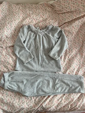 Pyjama en velours cyrillus 6 ans
