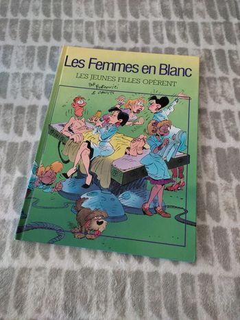 Livre bd les femmes en blanc les jeunes filles opèrent burcovici Cauvin Dupuis