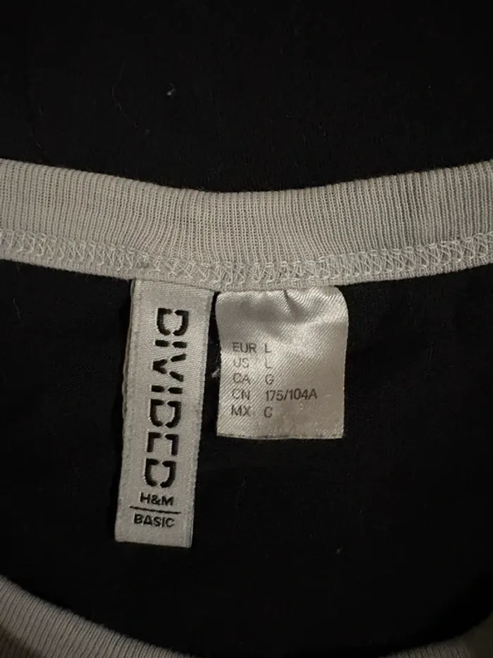 T-shirt noir à liserés blancs – Taille S - photo numéro 3