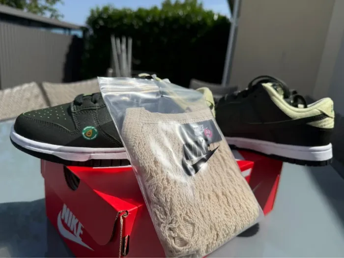 Nike Dunk Low Avocado avec un sac filet - photo numéro 9