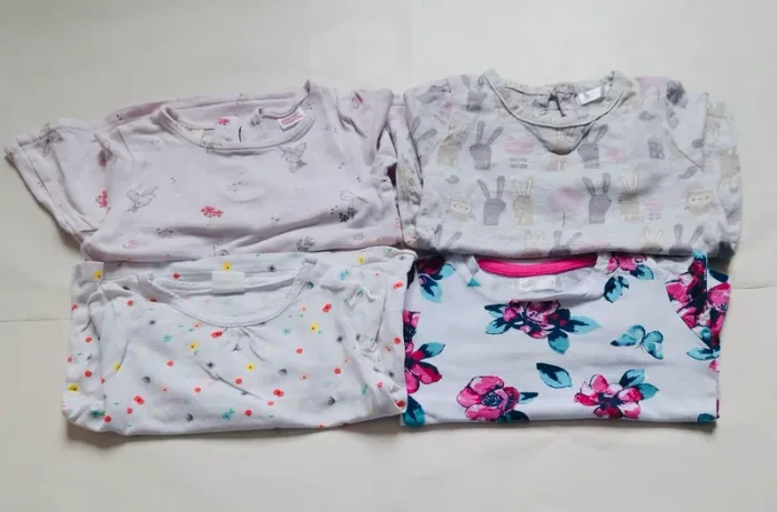 Lot 4 t-shirts manches longues fille 12 mois