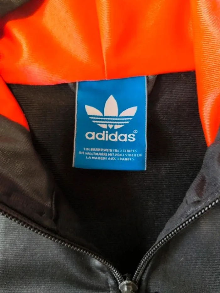 Veste Adidas avec capuche - Chile 62 - Logo brodé - Noir, orange, bleu - Taille S - photo numéro 7