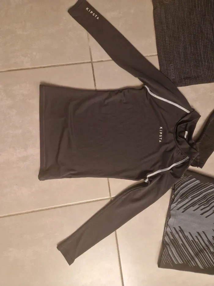 Lot vetements thermiques kipsta 8 ans - photo numéro 4