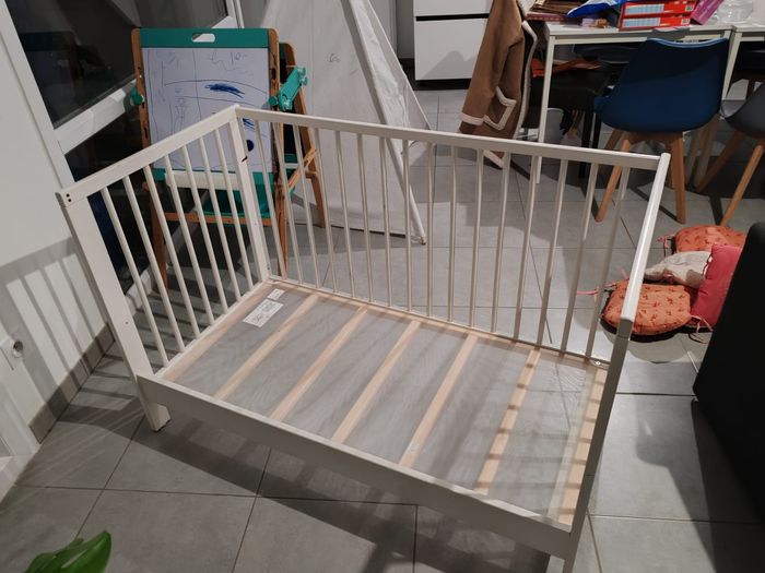 Lit évolutif bébé avec tour de lit. - photo numéro 3