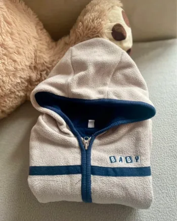 Gilet polaire zippé à capuche - 23 mois