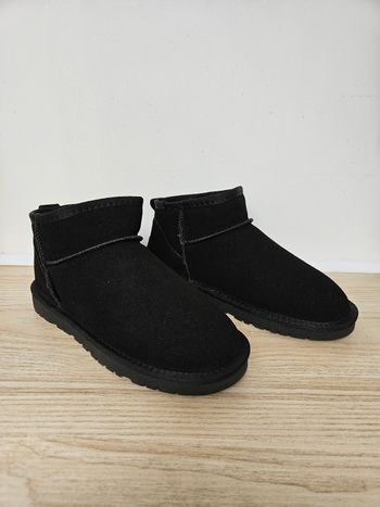UGG Classic Mini Ultra Noir/ Taille 38