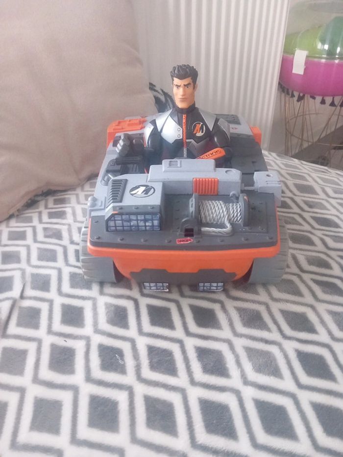 Figurine action man avec son véhicule - photo numéro 3