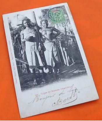 Carte postale ancienne (Afrique) Madagascar Types de Femmes Antandroys